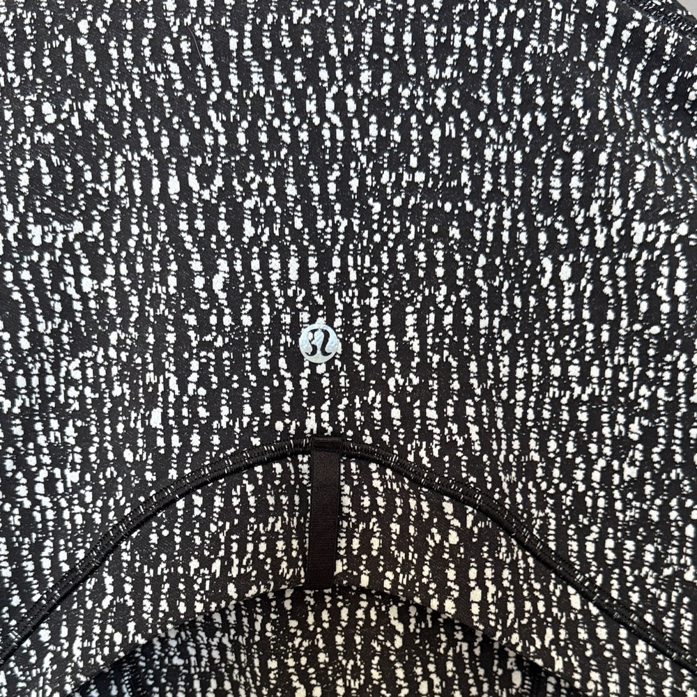 Lululemon Athletica Black and White Jacket - Picture 5 of 5